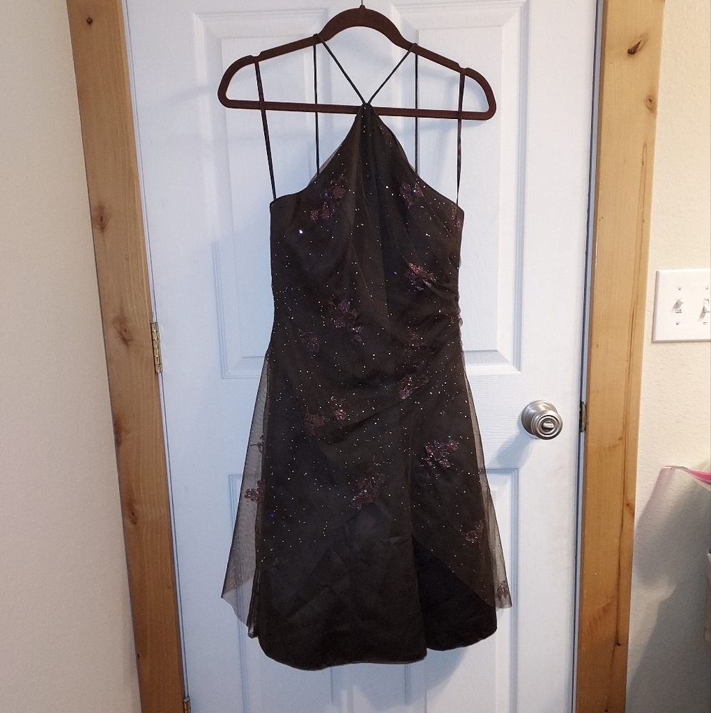 A Onyx Note, formal size 8 dress